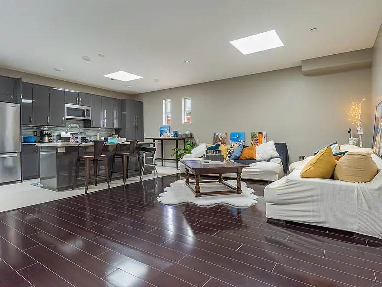 4741 Point Loma Ave #201 — Photo 5