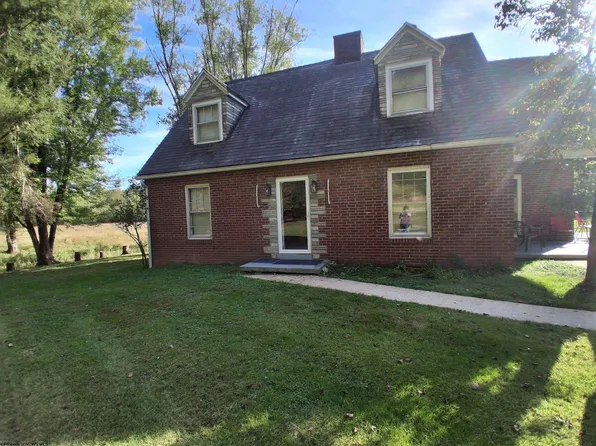 1367 W Little Kanawha Hwy, Grantsville, WV 26147