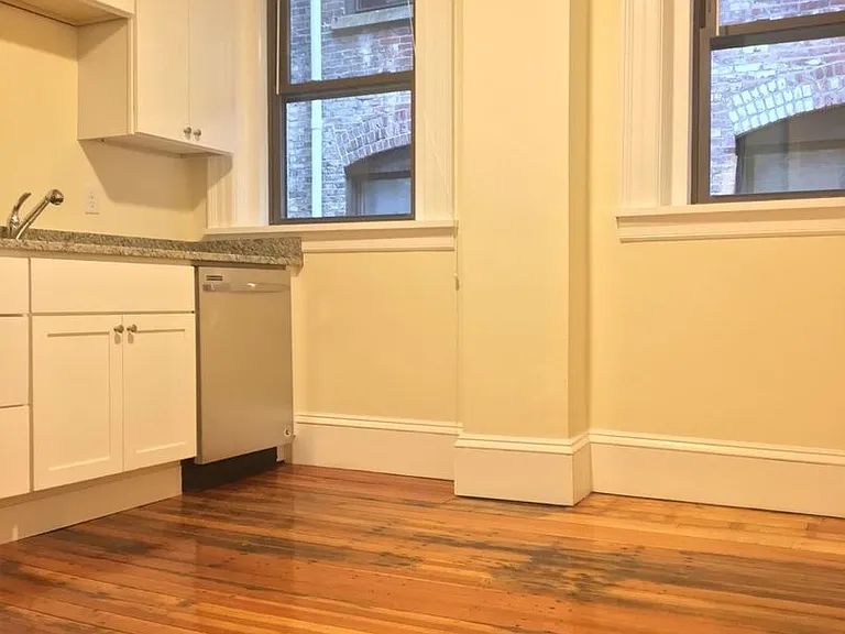 1462 Beacon St #5 — Photo 5