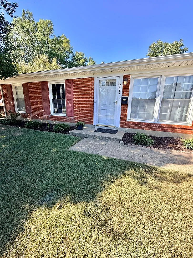 Nice 3 bedroom Home Bon Air Subdivision — Photo 4