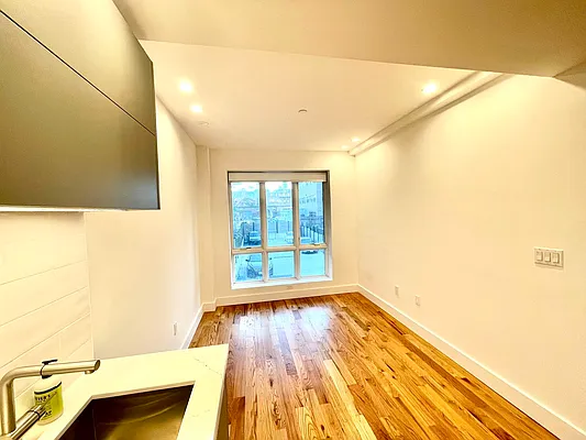Rented by Pear NYC LLC | media 32