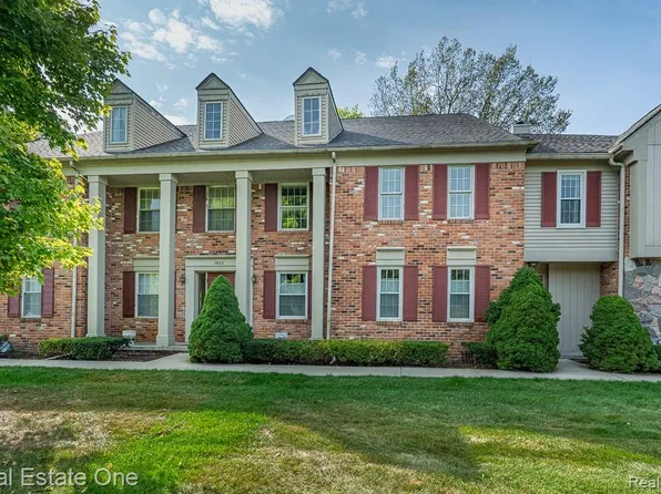 1665 Huntington Park APT E, Rochester Hills, MI 48309