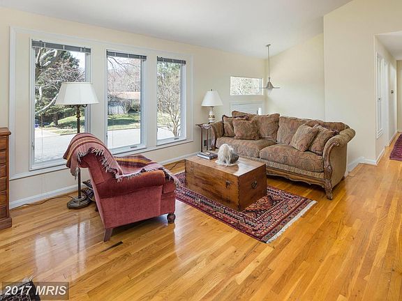 5th image of 5221 Pommeroy Dr