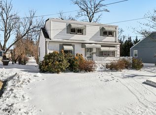 7 Harwin Dr, East Brunswick, NJ 08816
