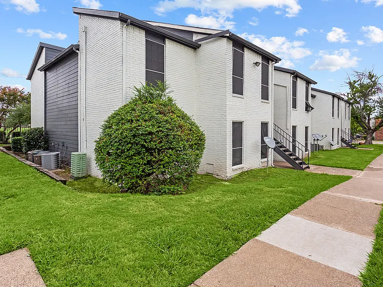 Harwell Apartments — Photo 20