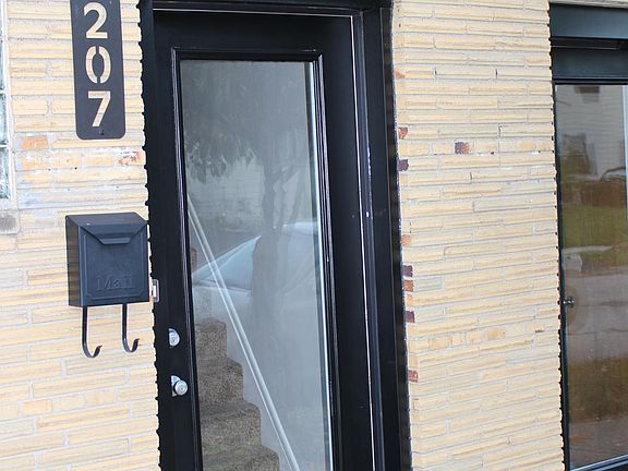 2nd image of 207 Dewey St