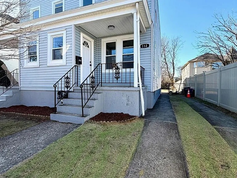 114 Sprague Ave — Photo 1