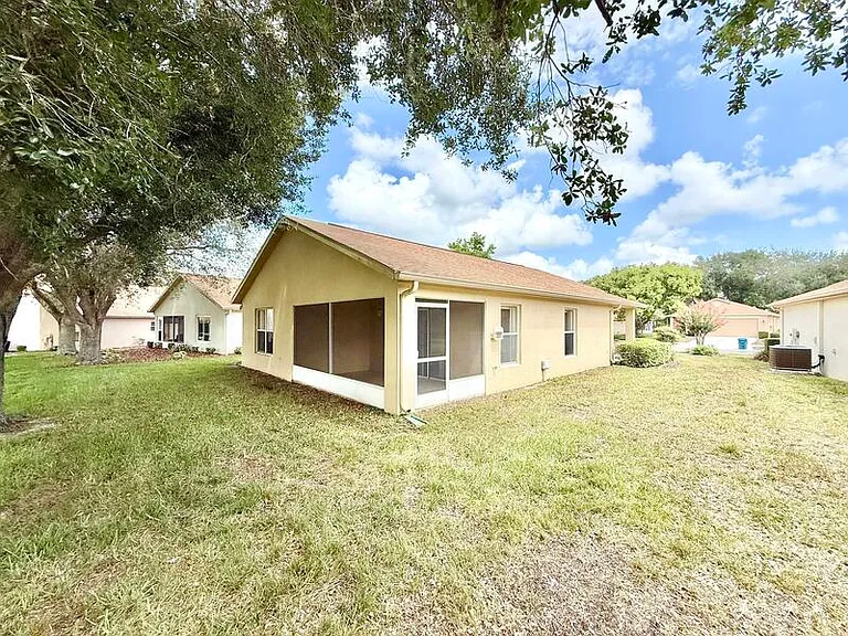 240 Center Oak Cir — Photo 71
