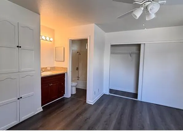 4825 Pickford St, Los Angeles, CA 90019