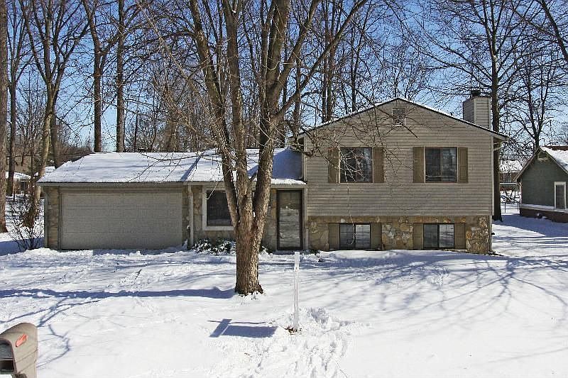 1st image of 6707 Woodmere Cir