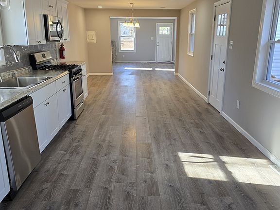 4th image of 26 Pear Ave
