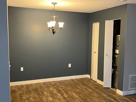 4th image of 6 Thayer Pond Dr #12