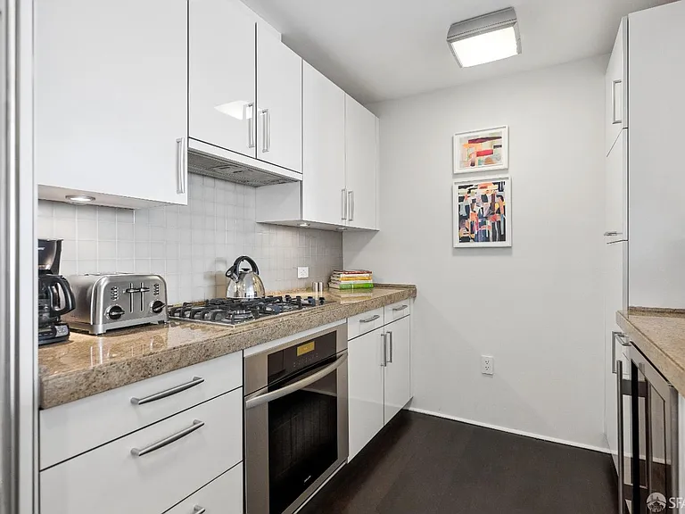 188 Minna St #26C — Photo 13