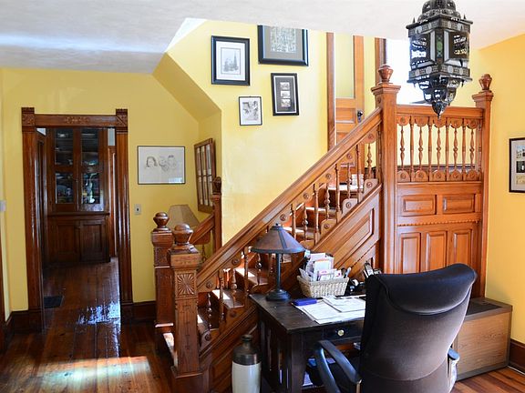 3rd image of 13 Franklin St