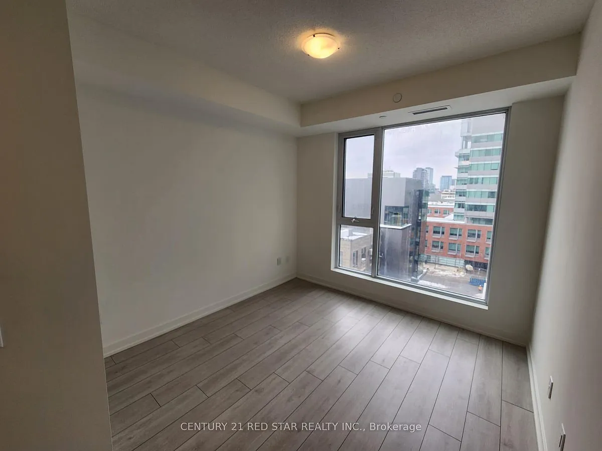 Building Photo - 55 Duke St W #601
