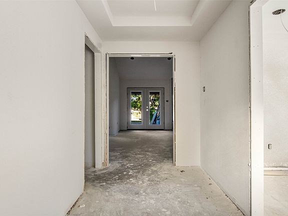 4th image of 9917 Sandalwood Dr