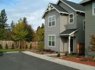 9 Logan Way, Talent, OR 97540