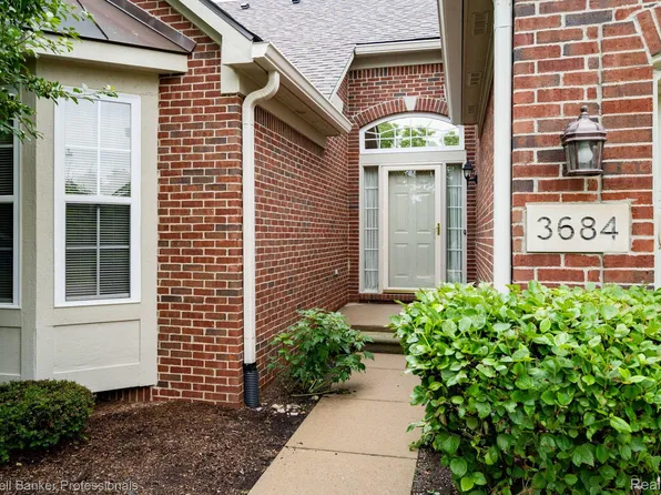 3684 Lexington Dr #1, Auburn Hills, MI 48326