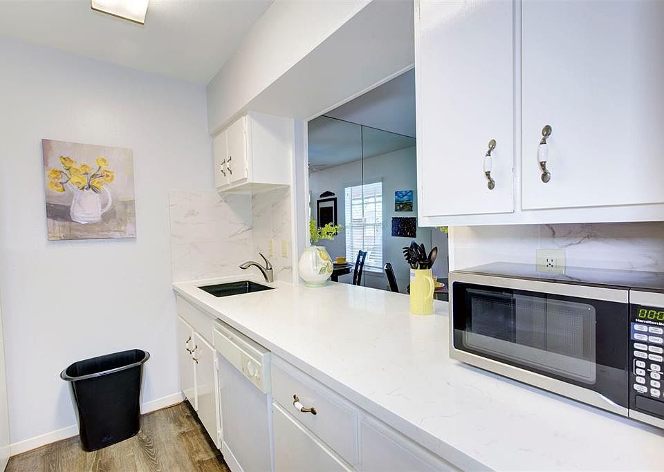 1st image of 9005 Gaylord St #20