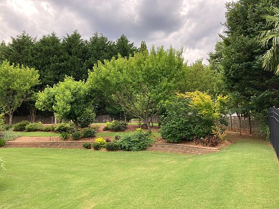 5th image of 3205 E Gate Dr