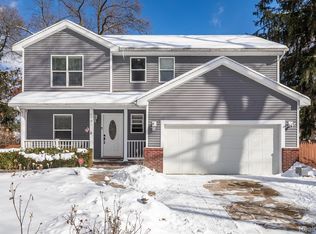 4191 Hillcrest Cir, West Bloomfield, MI 48323