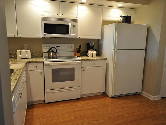 5th image of 8970 Heron Walk Dr
