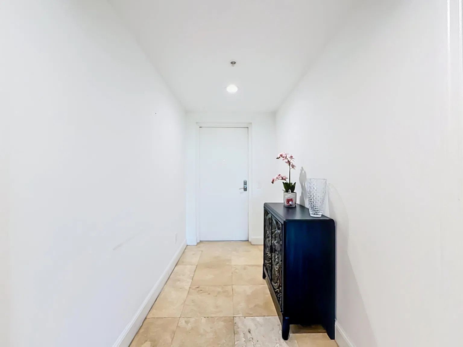 2 bed, 2.5 bath, 1603 sqft, $3,200 — Photo 2