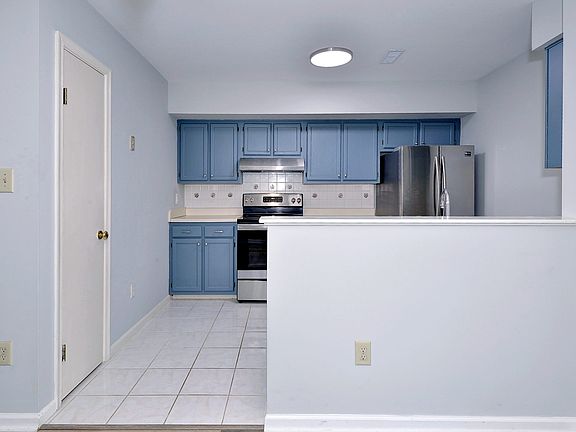 4th image of 109 Heather Way APT D