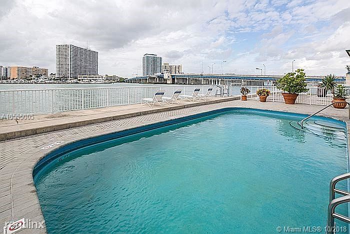 1st image of 2016 Bay Dr APT 906