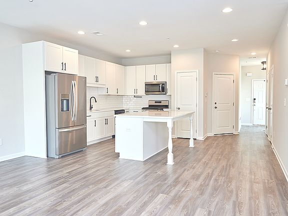 4th image of 2890 Royal Heights Dr NW #1