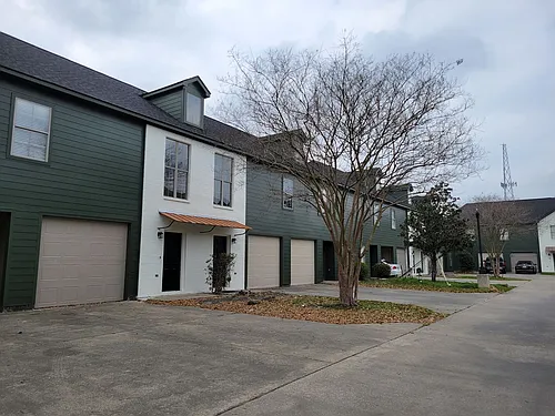 114 W Lagrange Photo 1