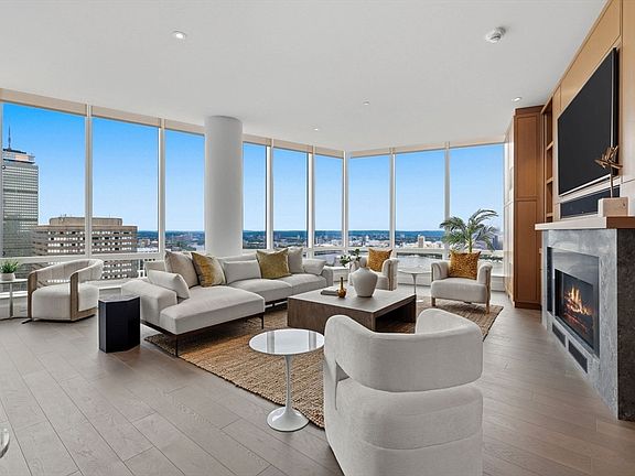 4th image of 430 Stuart St #Penthouse 35b