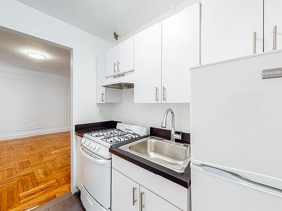 3rd image of 463 Lexington Ave #5A