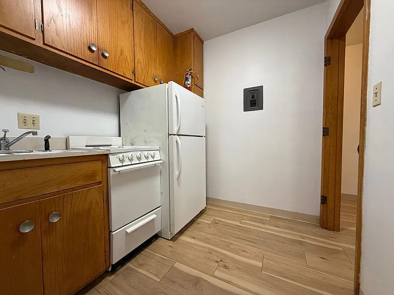643 Cleveland Ave S — Photo 5