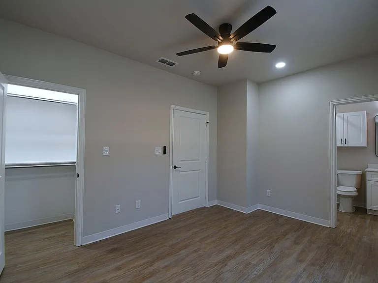 1158 E Earle St — Photo 24