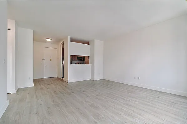 Living room, photo 2