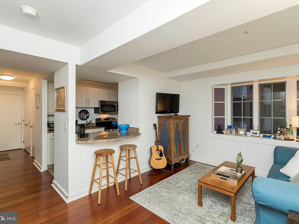 1st image of 219-29 S 18th St #415