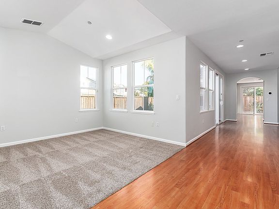 4th image of 96 Newport Landing Dr