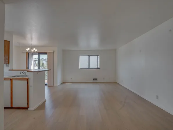 1116 NW Market St APT 204, Seattle, WA 98107