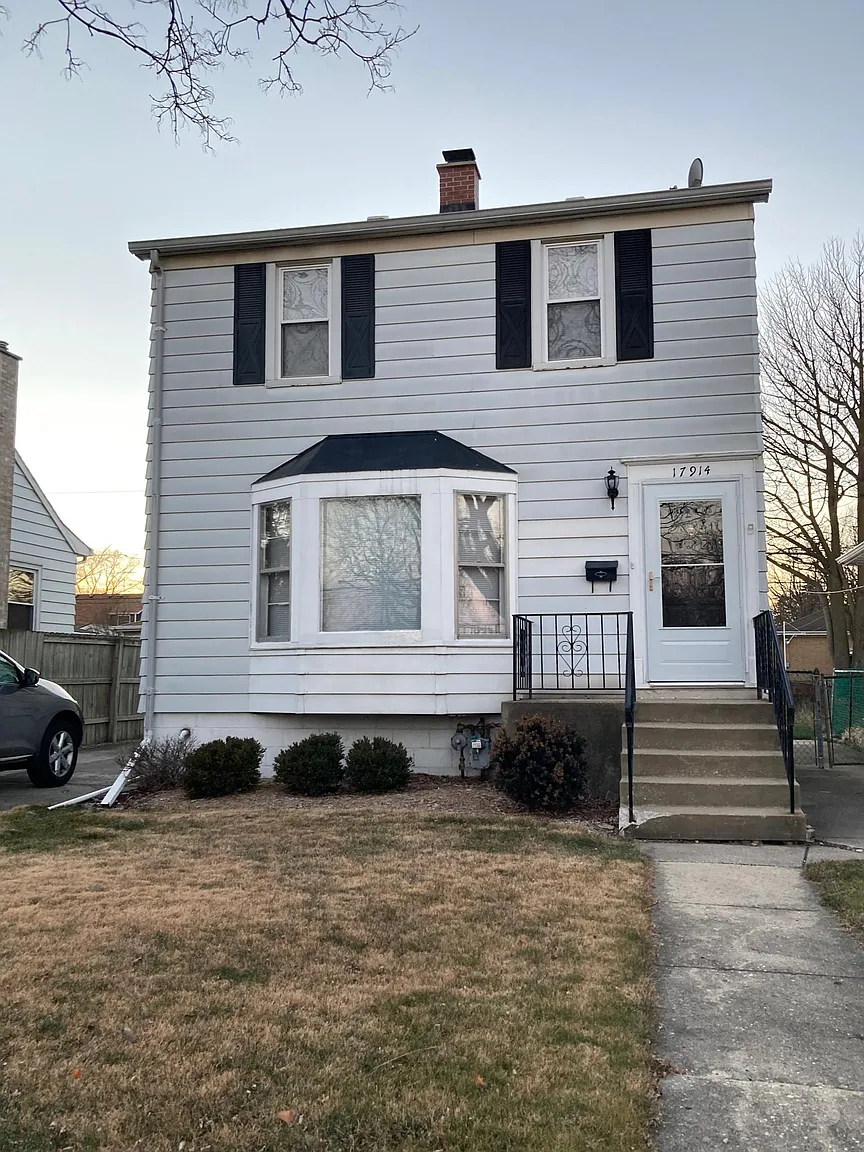 17914 Henry St photo 1