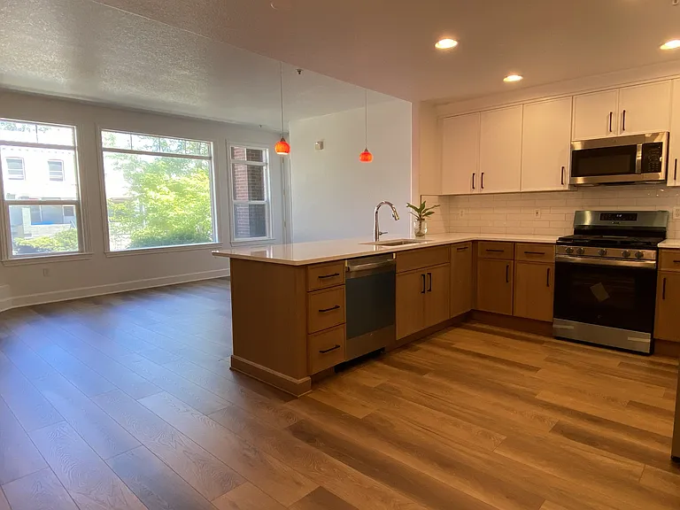 1735 N Ogden St #101 — Photo 4