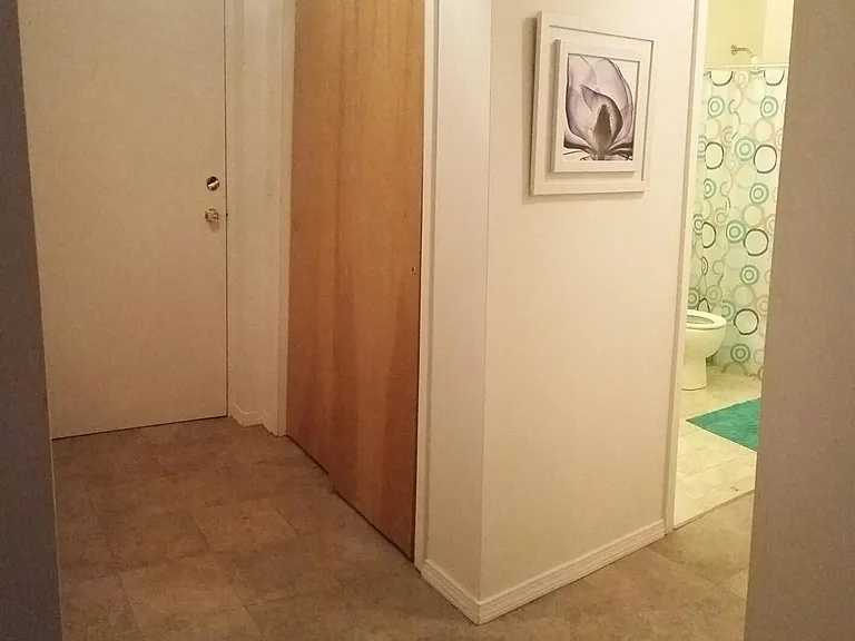 323 Center St — Photo 3