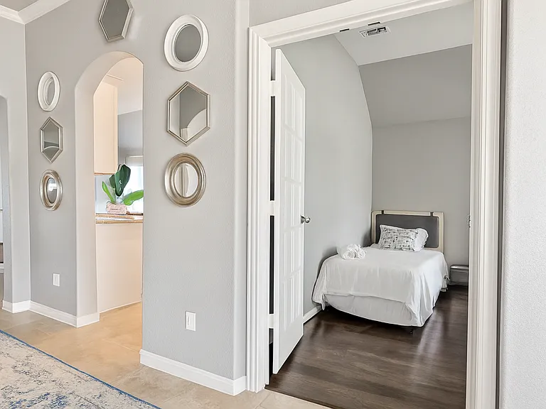 Jillian Ct — Photo 16