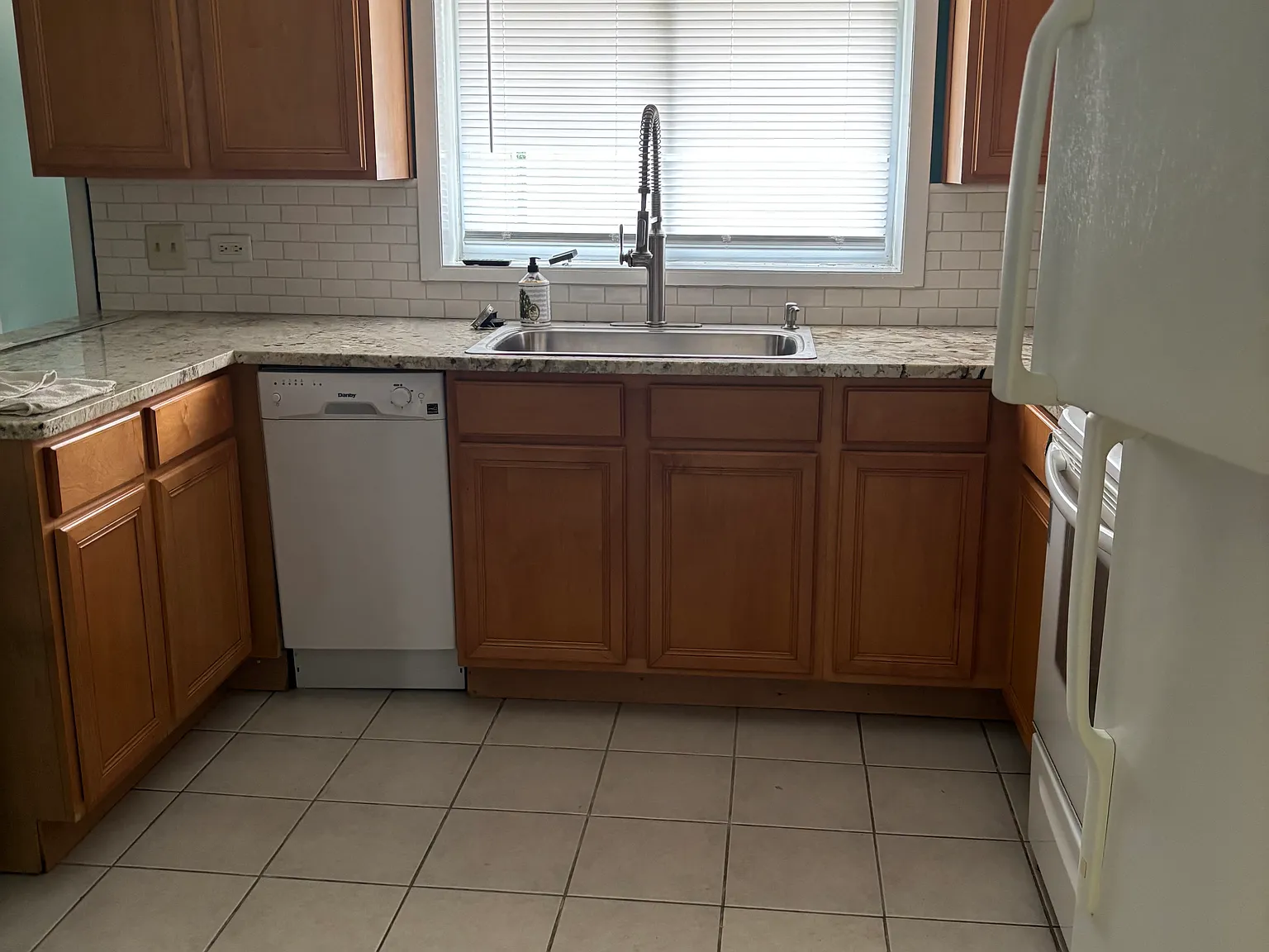 3 bed, 1300 sqft, $3,000 — Photo 3