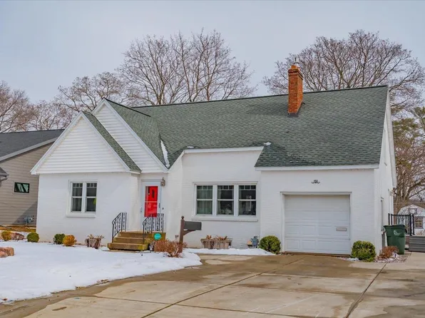 150 1st Street, Prairie Du Sac, WI 53578