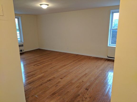 5th image of 9335 Lamont Ave #5H