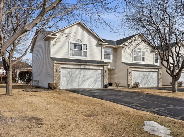 1003 Juniper Ct, Shakopee, MN 55379