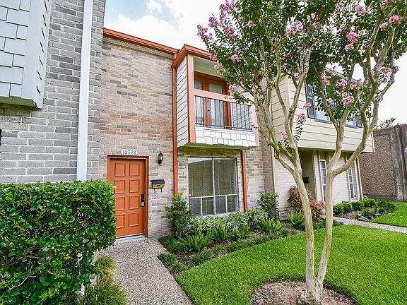 2nd image of 10398 Briar Forest Dr