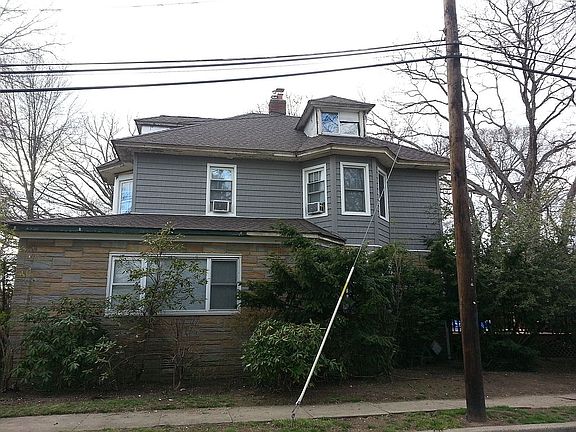 4th image of 889 Stanton Ave
