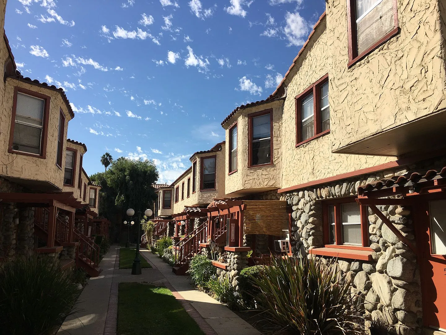 677-707 N Park, Pomona — Photo 3